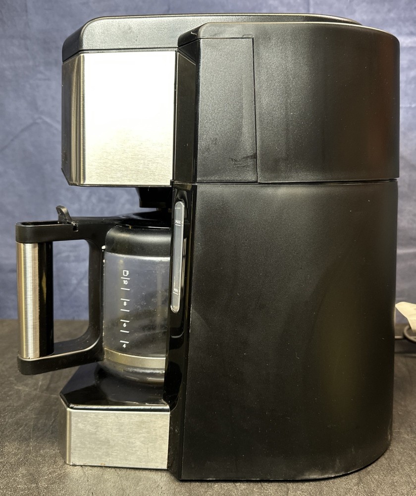 DeLonghi COM532M Espresso Machine / READ