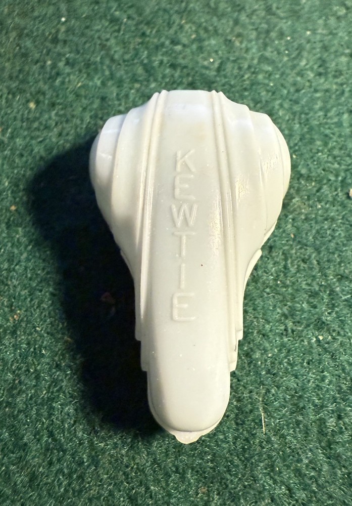KEWTIE Razor in Plastic Case Rare!