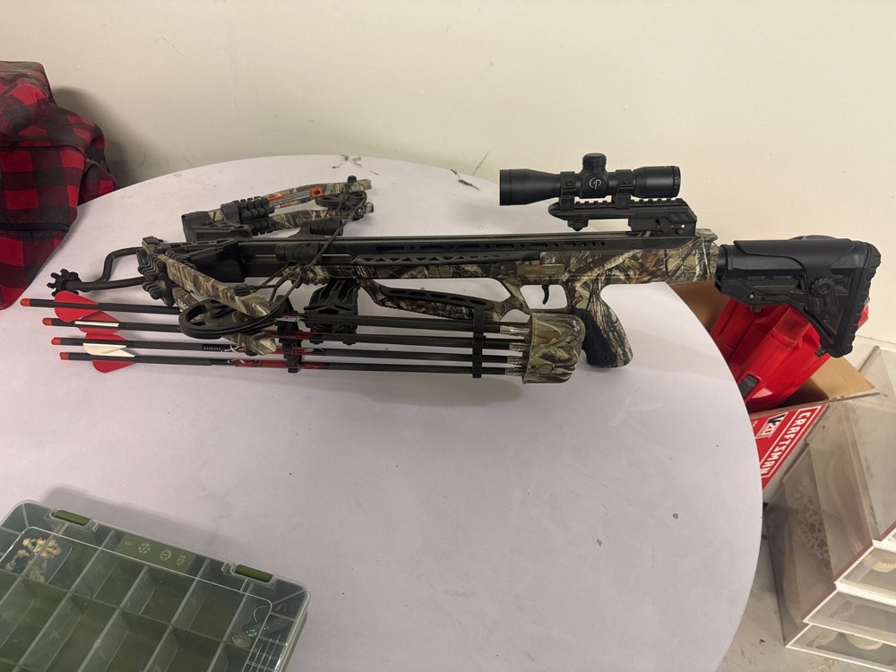 CenterPoint AXCD190FCK Dagger 390 Compound Crossbow