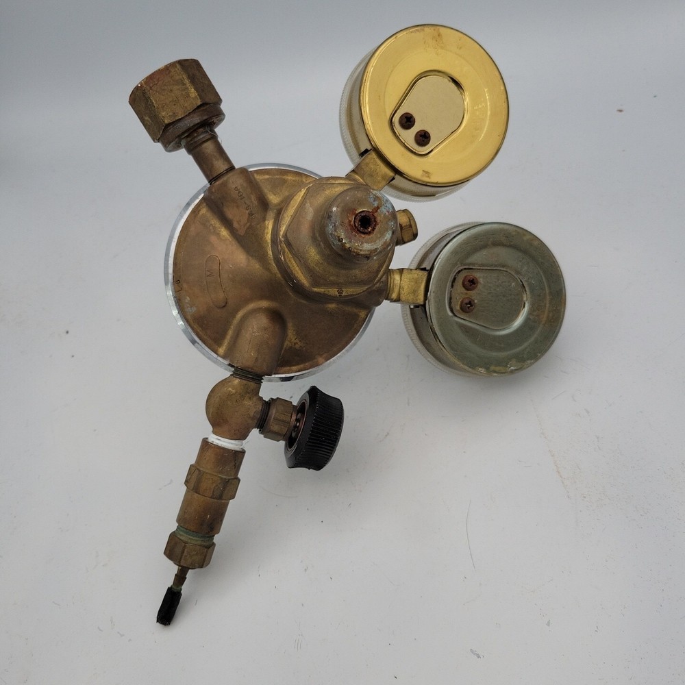 Fisher Scientific Company Regulator