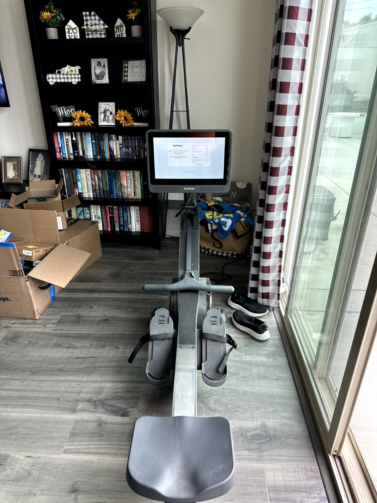 hydrow wave rowing machines used-perfect condition-barely used!