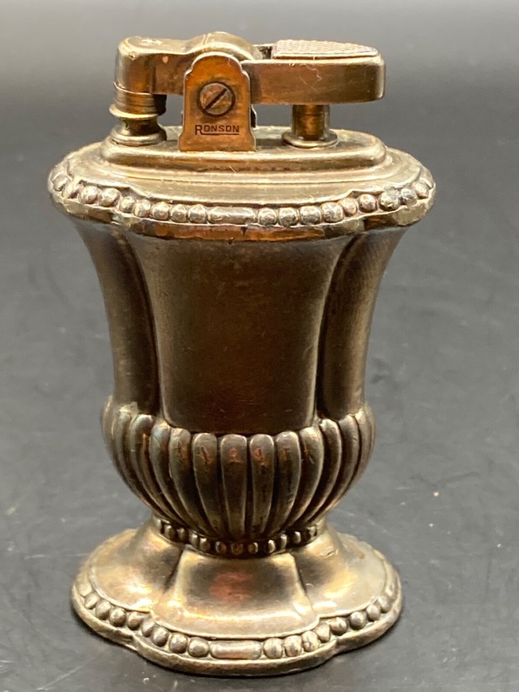 Vintage Ronson Art Metal Works "Mayfair" Table Lighter