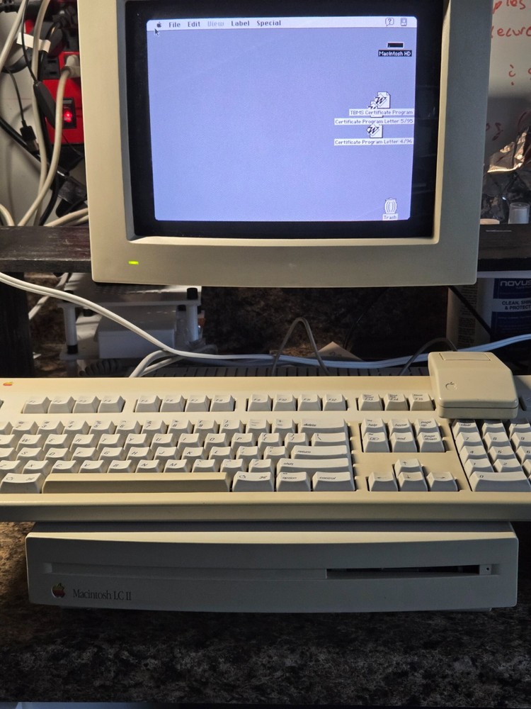 Apple Macintosh LC II Complete System - Tested Working