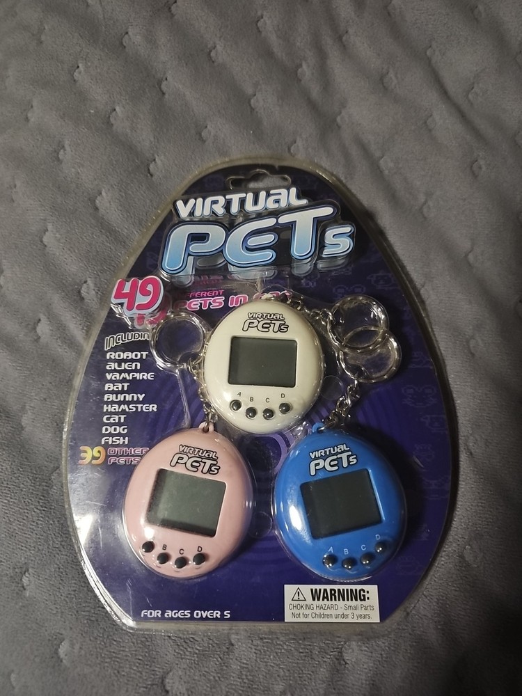 Virtual Pets Electronic Keychain 2006  New In Package