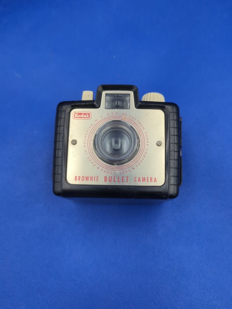 Kodak: Vintage Brownie Bullet Camera Untested