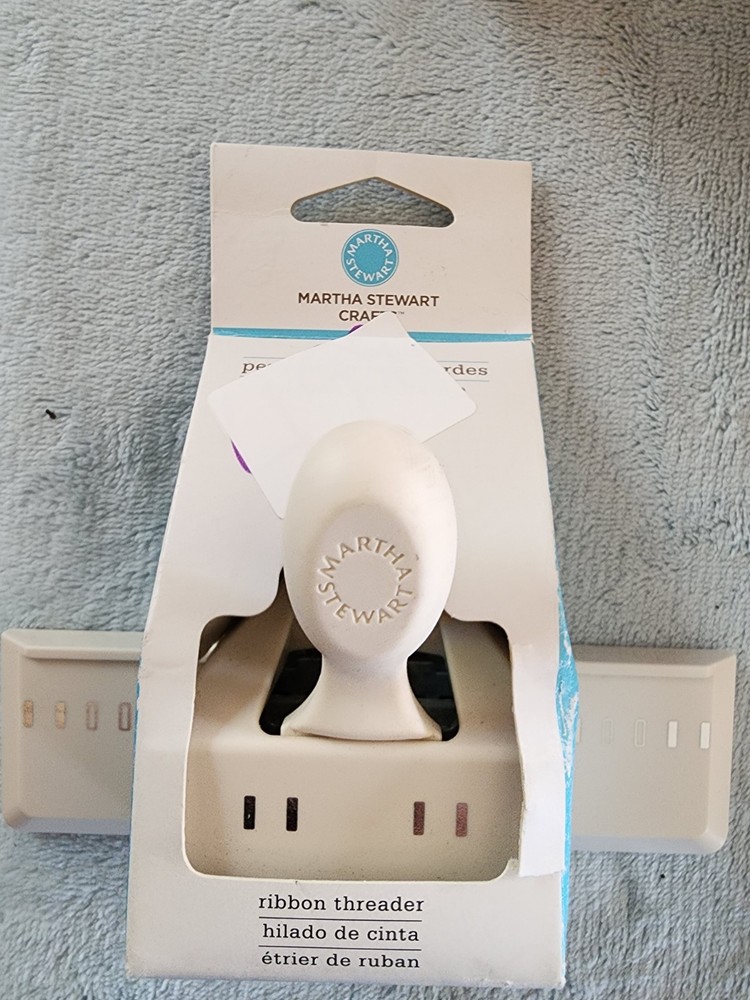 Martha Stewart Create Multi-Pattern Ribbon Threader Edge Punch