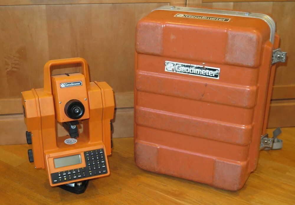 Geodimeter Robotic Survey Total Station & Case