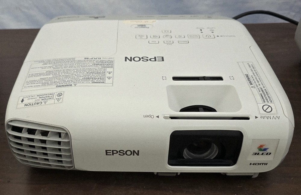 EPSON PowerLite 98H H687A LCD Projector