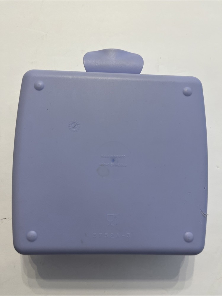 Tupperware SANDWICH KEEPER/ tinkerbell
