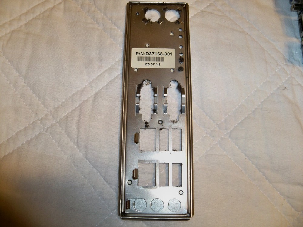 Intel S5000VSA Server Board + Xeon E5310 + 4GB RAM + IO Shield + Heatsink/Fan
