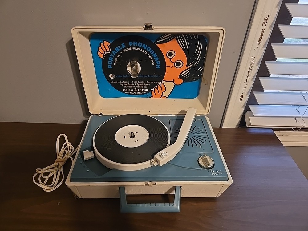 Vintage General Electric Solid State Portable Phonograph Youth Electronics Works