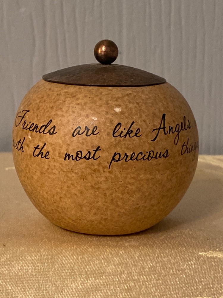 Sentiment FRIENDS ARE LIKE ANGELS  tealight holder