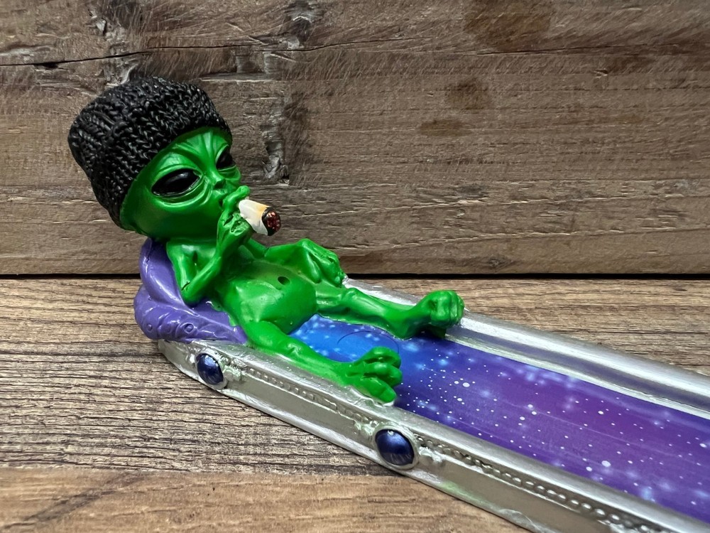 Alien Resin Incense Burner 10" x 2"