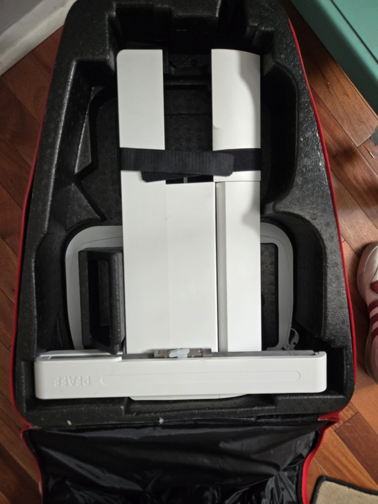 Pfaff Creative Sensation Pro -- PROFESSIONALLY SERVICED/LOW HOURS/GREAT SHAPE