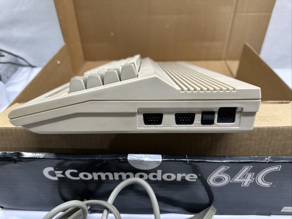 Vintage Commodore 64C Home Computer Console In Blue Box Working W/ Cassette
