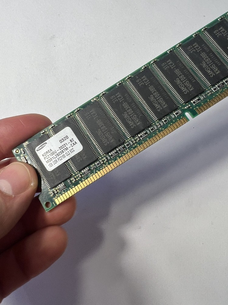 Samsung M381L2923BTM-CAA 1GB PC2100U CL2 ECC Non-Registered Memory DIMM Unbuffer