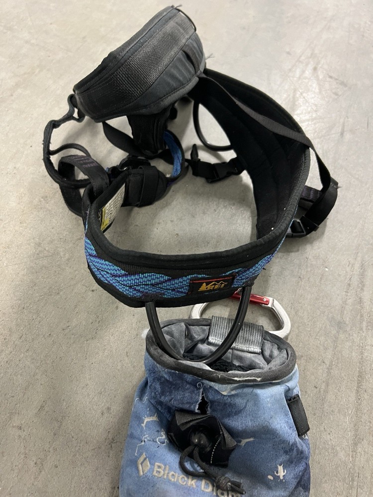 REI Climbing Harness Size M, ? No Tag