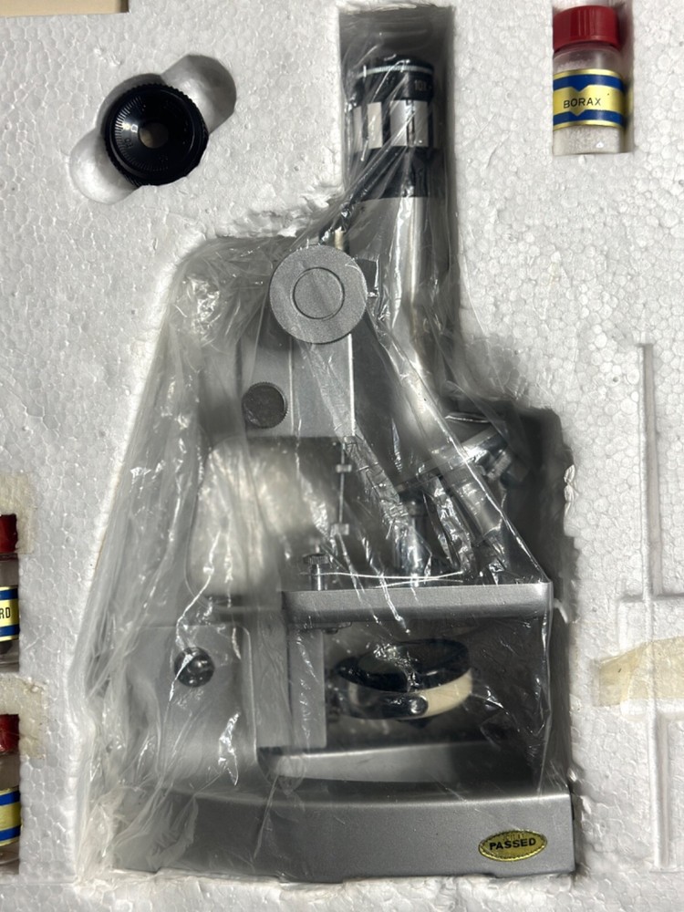 Crescent Microscope With Super Zoom and light Set