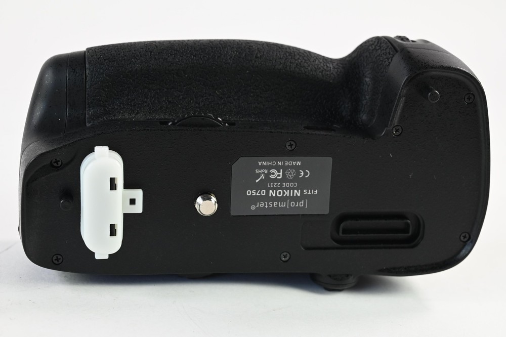 Misc MB-D16 Battery Grip for Nikon D750 #G898