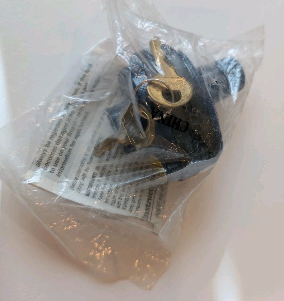 Master Lock 90 Gun Lock Trigger Lock with 2 keys