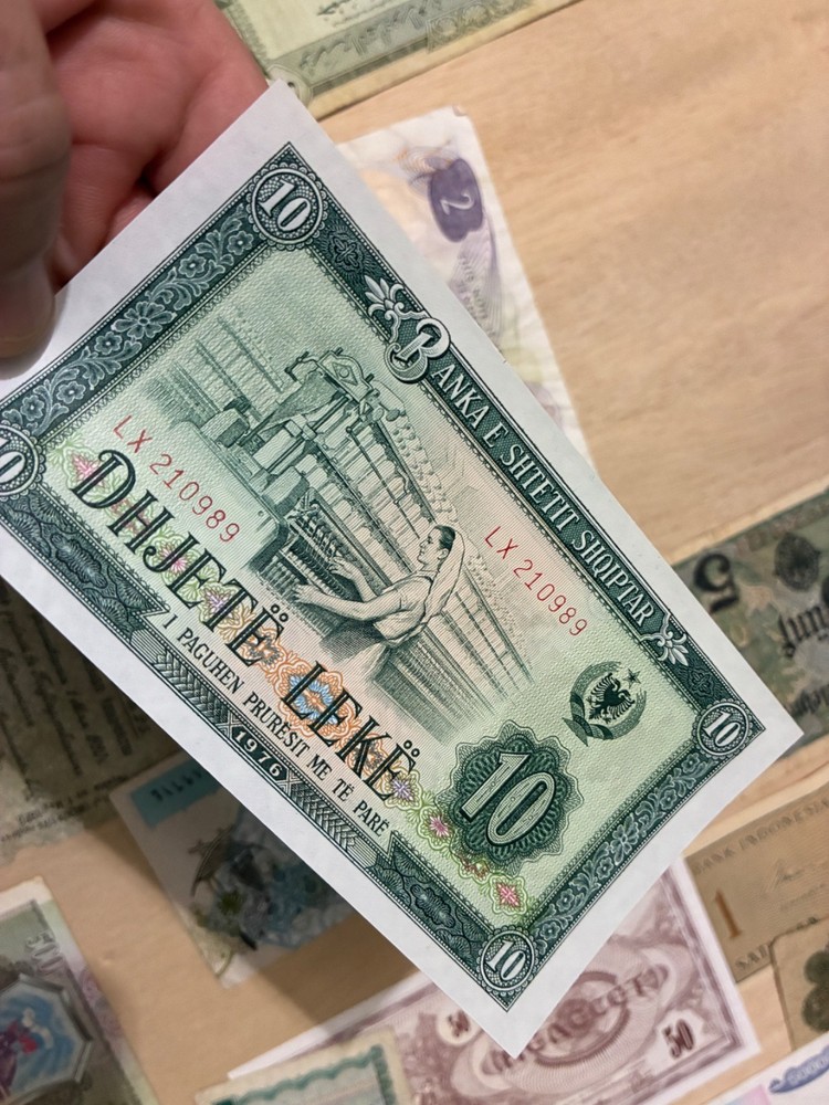 Old Paper Money, Lot CCLI