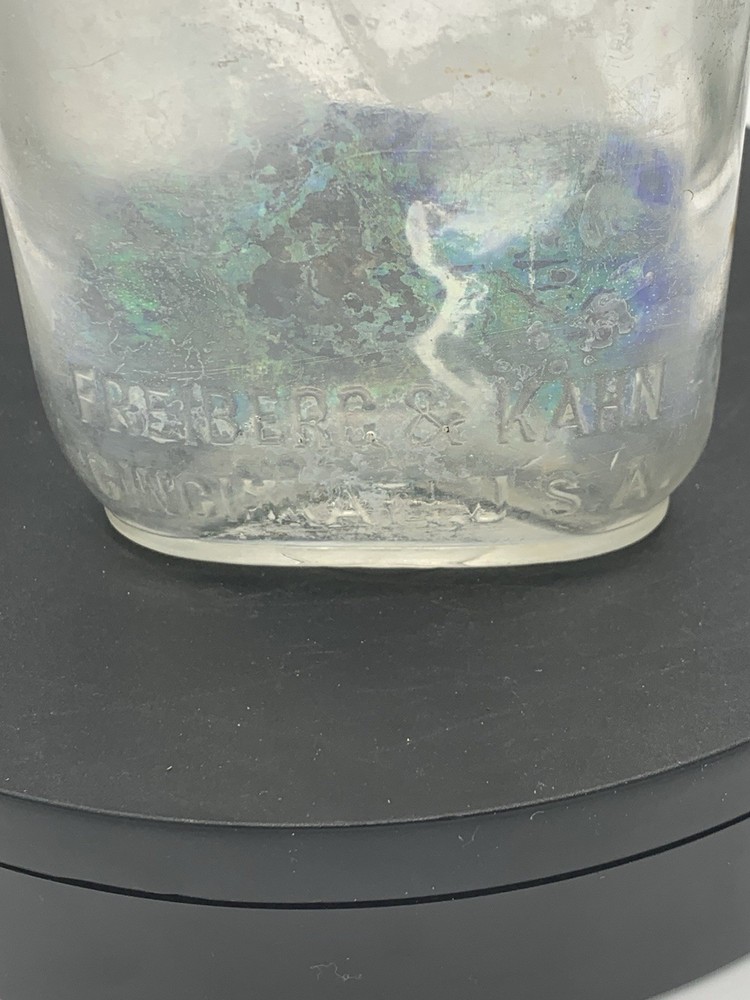 Freiberg & Kahn Cincinnati USA Bottle