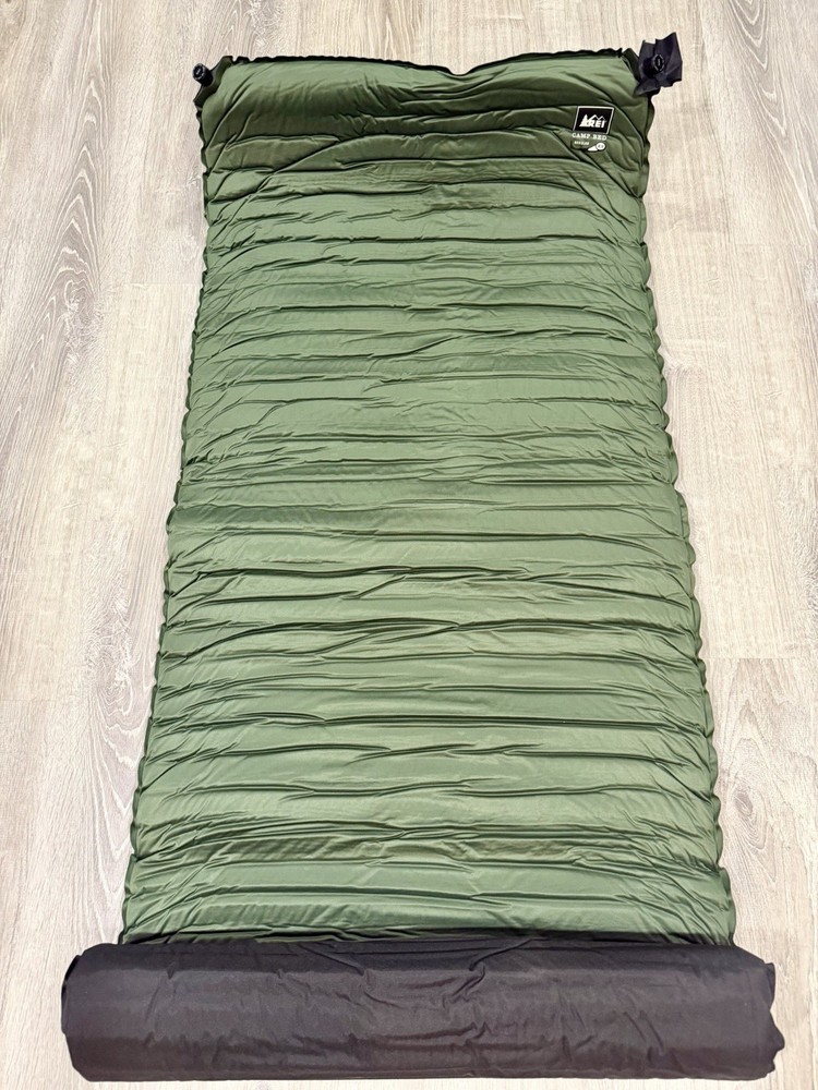 REI 2.5 Self-Inflating Sleeping Pad