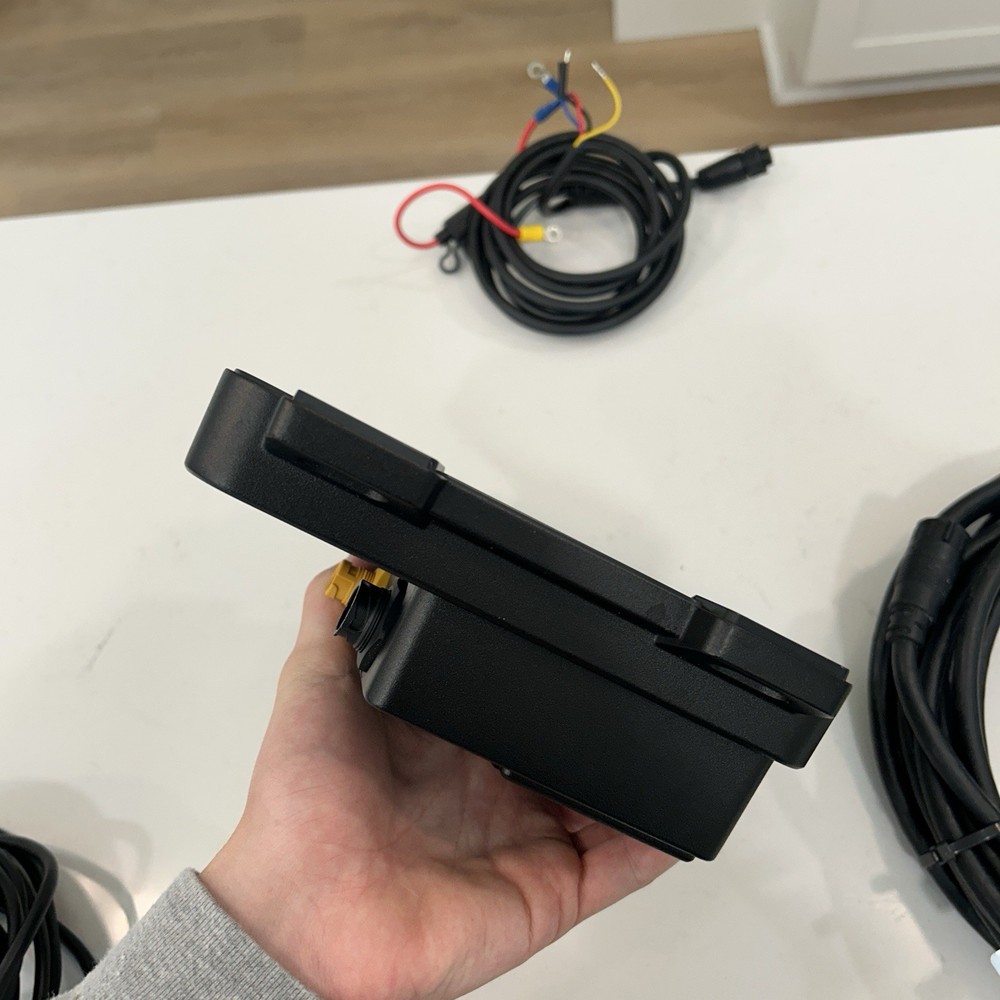 Lowrance Active Target 1 Sonar System Black Box And Transducer
