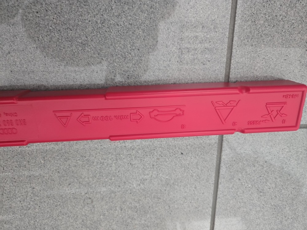 Original Porsche Taycan warning triangle breakdown triangle warning panel 8K0860251