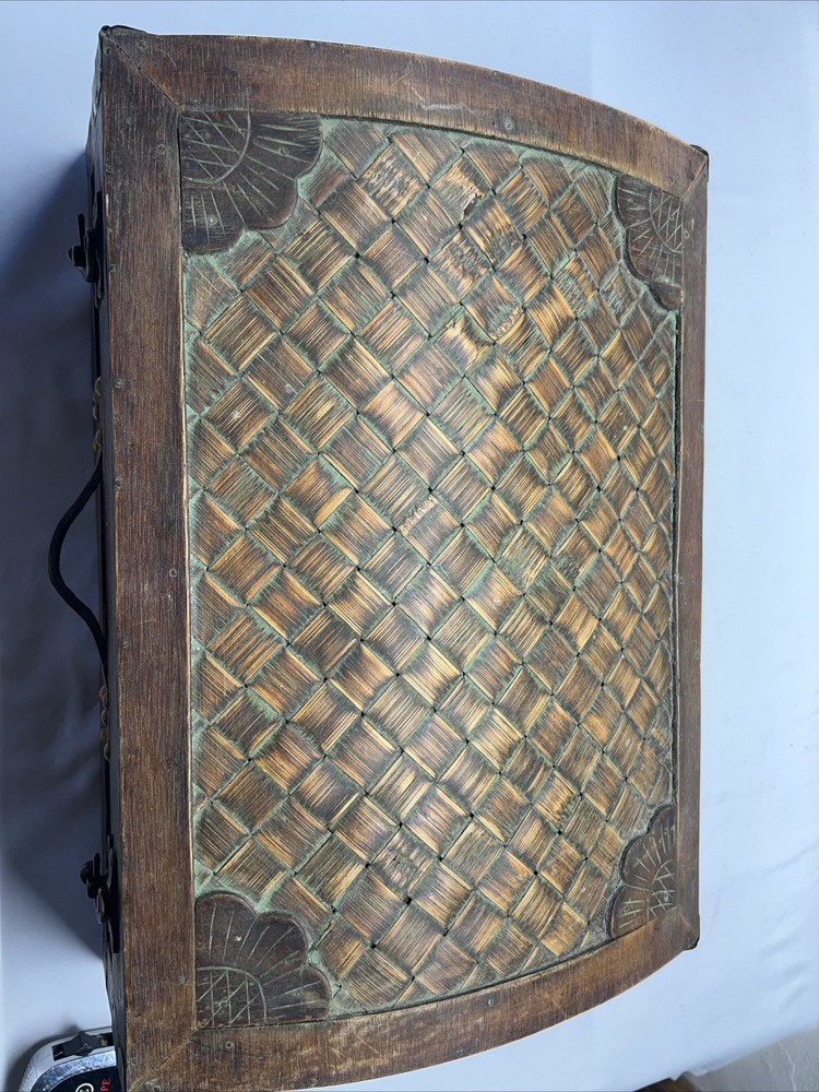 Antique Handheld Travel Chest/trunk