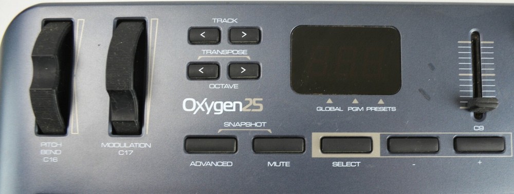 M-AUDIO Oxygen 25 3RD Gen USB MIDI Keyboard Controller