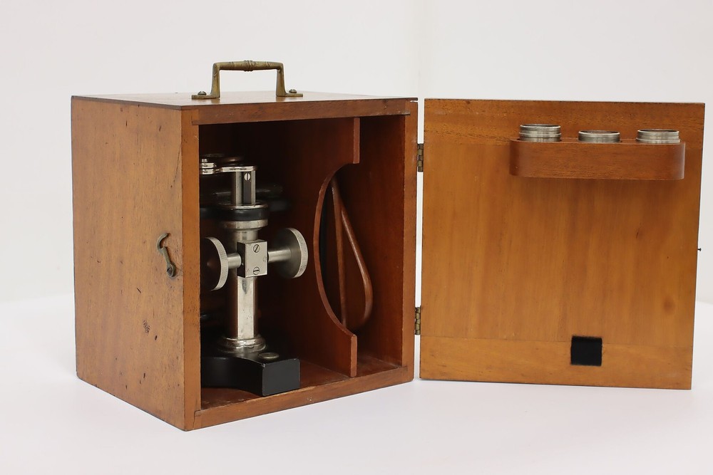 Bausch Antique Iron Laboratory Dissection Microscope & Case #56877