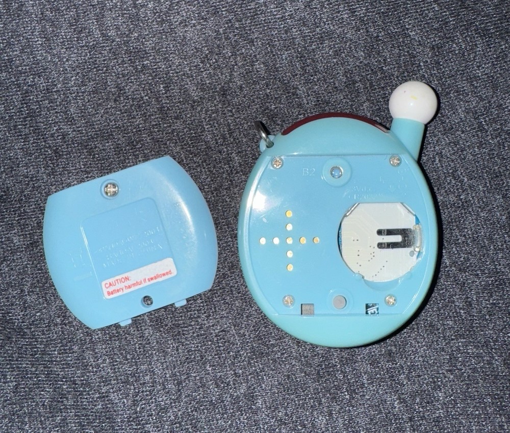 Tamagotchi Connection v4 Sky (**Send Offer)