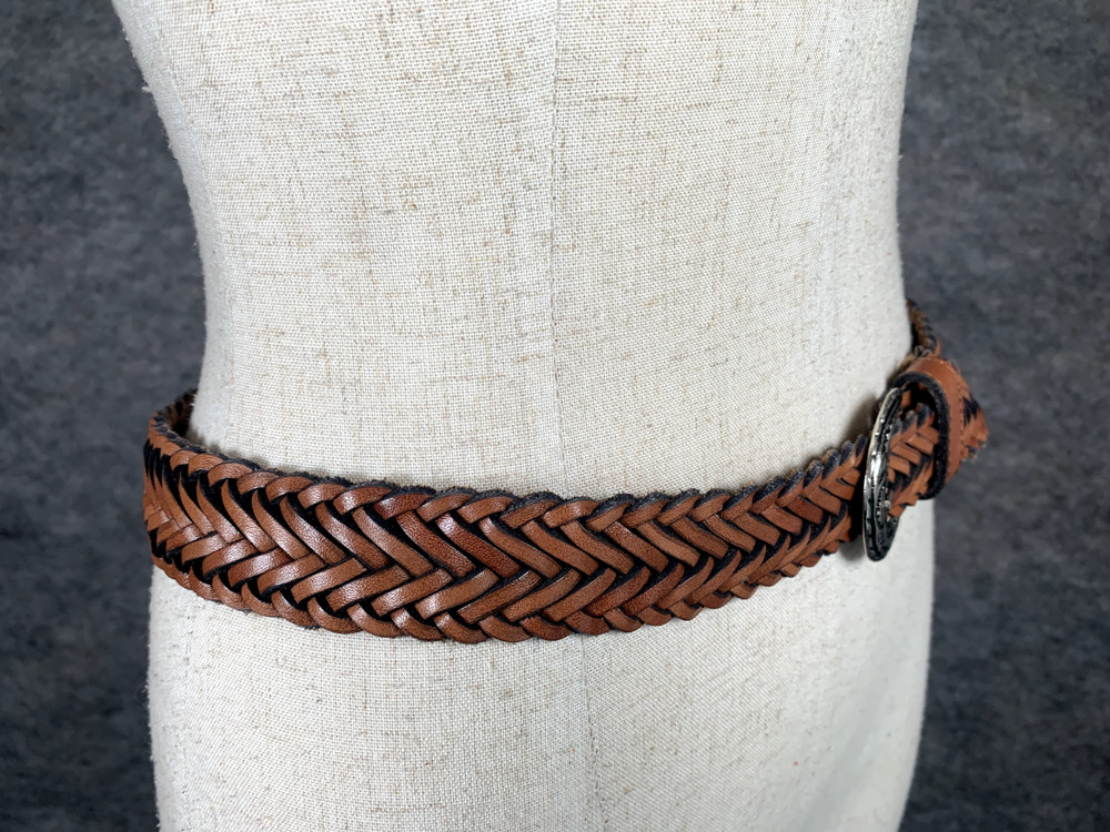 Vintage Womens Braided Belt Leather Brown Medium Solid Silver Tone Buckle Nice