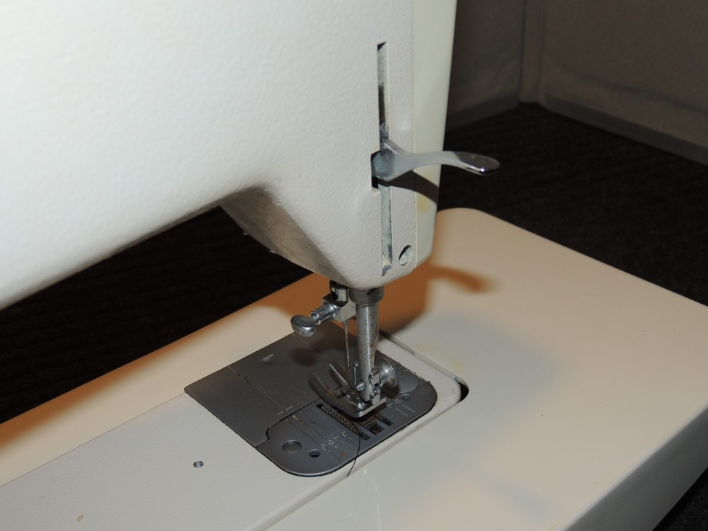 Finesse 834 Sewing Machine