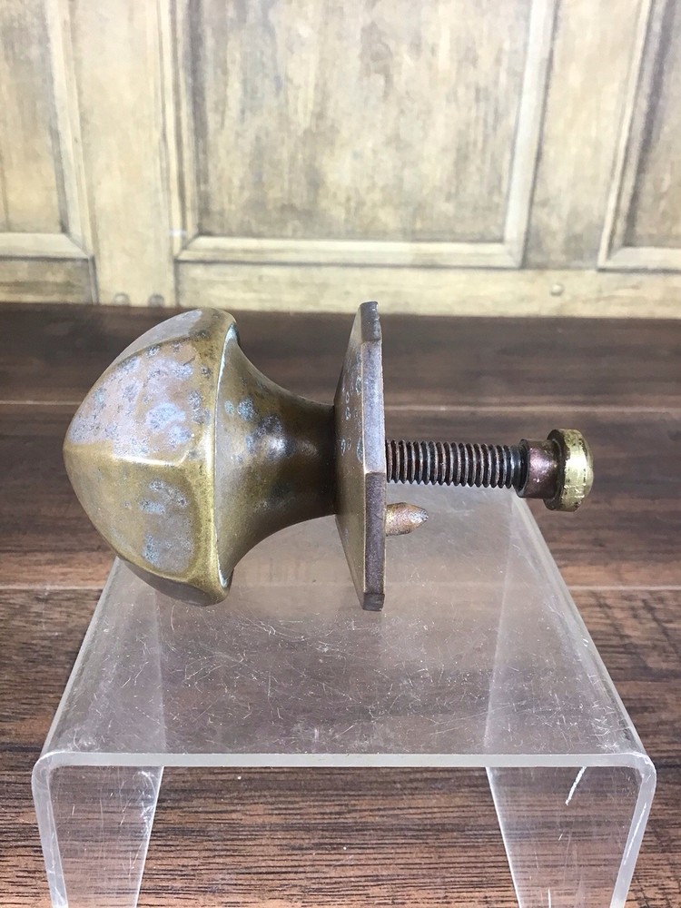 ANTIQUE BRASS OCTAGONAL FRONT DOOR KNOB / CENTRAL DOOR PULL.