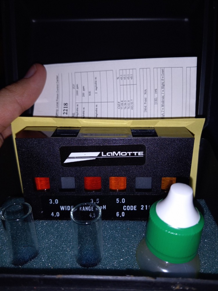 Wide Range pH Test Kit Model P-3065 LaMotte
