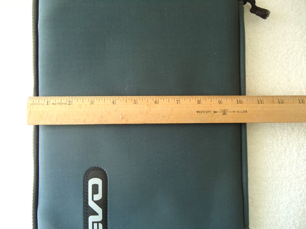 " NWT " Evo Style# 81003-WM Soft Ipad / Laptop / Notebook / Zip Up Case