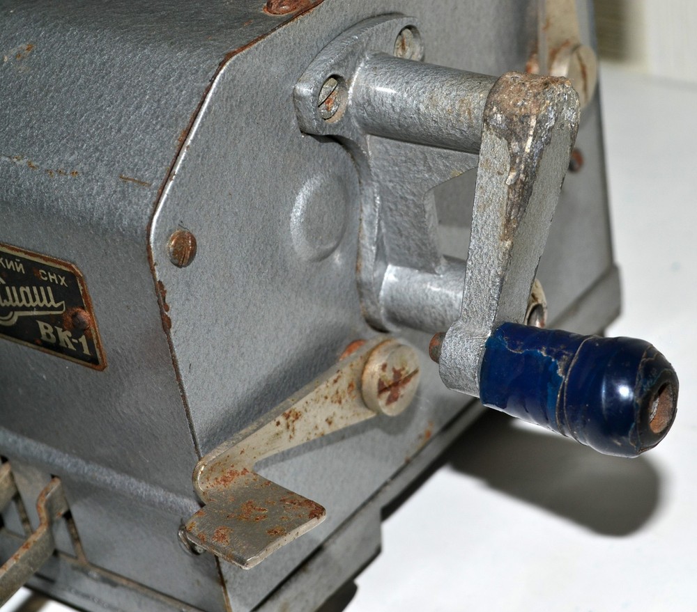 Vintage Soviet arithmometer adding machine calculator VK-1