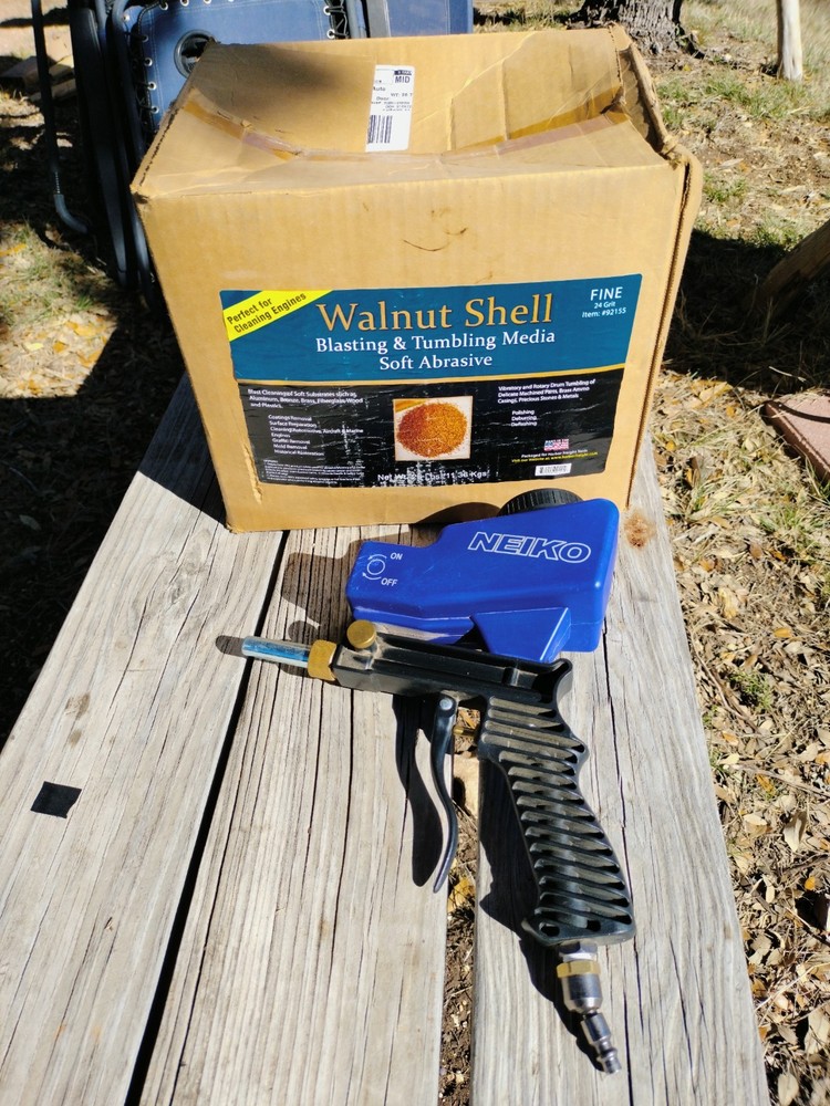 Neiko walnut blaster w/ walnut media