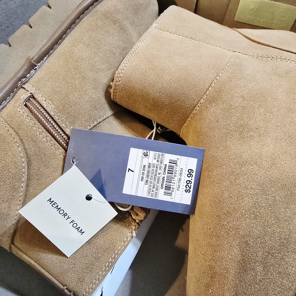 NIB Universal Thread Tan Suede Ankle Boots Women's 7 Memory Foam Zip With Tags