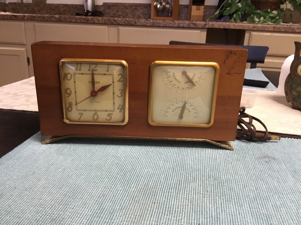 Vintage Rare United Clock Temp. Relative Humidity Model 101