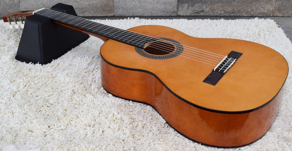 Left Handed Classical Guitar Nylon Strings Soft Strings (Free Ship Canada)