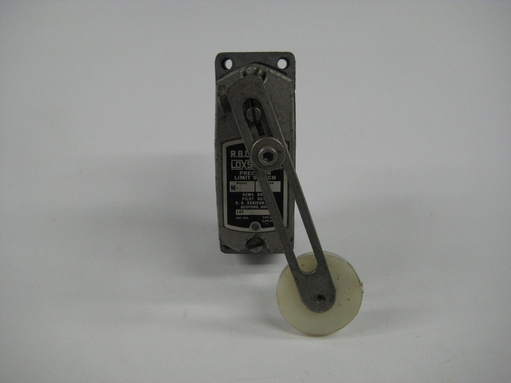 R.B DENISON M-3 SER.D LIMIT SWITCH UNMP