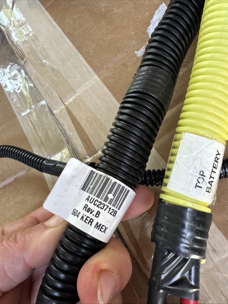 John Deere AUC23712: Wiring Harness