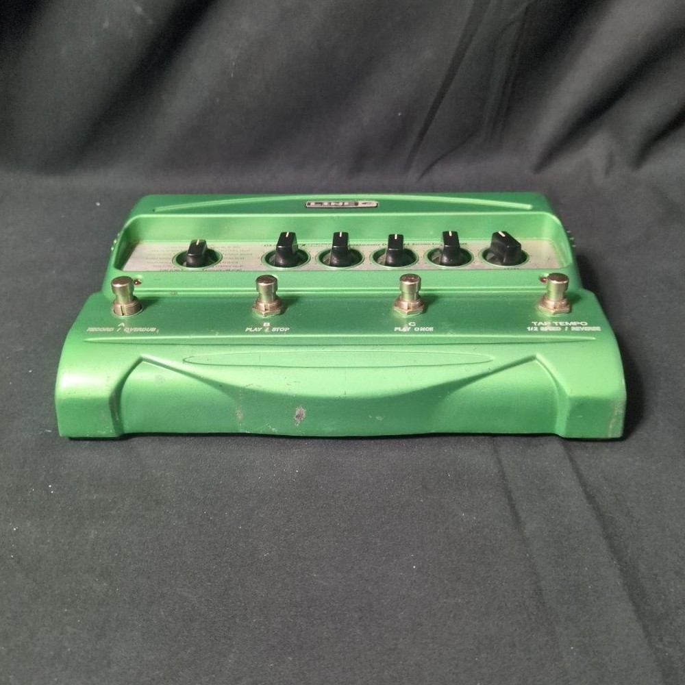 Line6 DL4 Digital Delay Modeler Guitar Effect Pedal