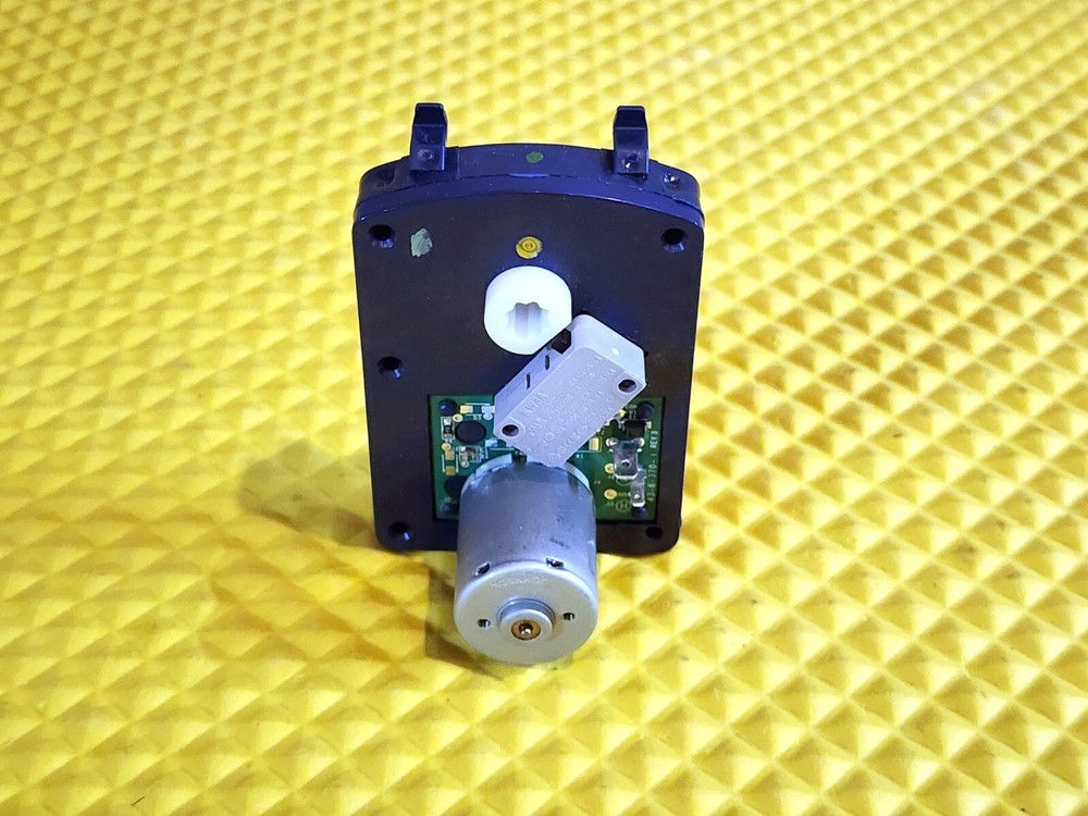 AMS SENSIT 3 SNACK / COMBO MACHINE LEFT VEND MOTOR #23007.04 -Updated Version
