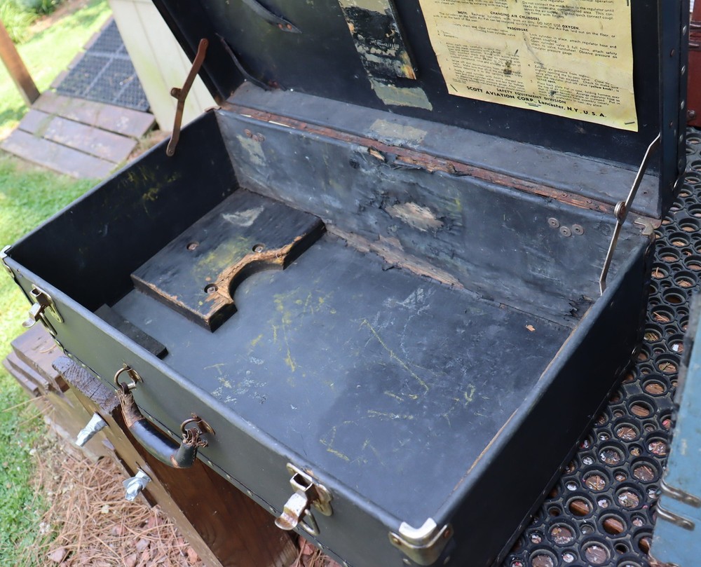 Vintage Scott Air pak case (empty)