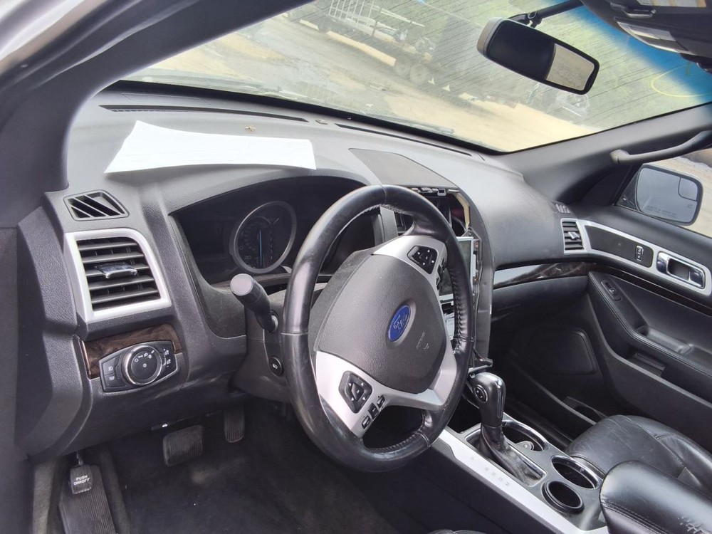 Info-GPS-TV Screen Front Display 8" Screen Fits 11-13 EXPLORER 5038434