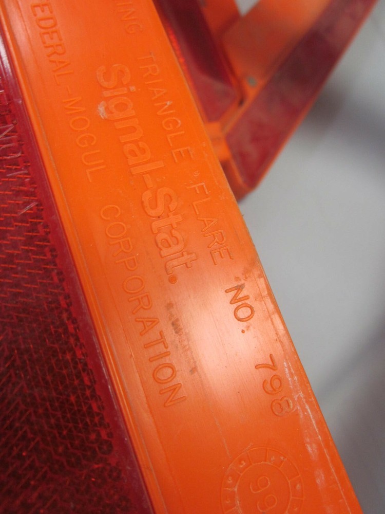 Signal Stat Triangle Flares 798 Emergency Roadside Warning Reflectors QTY2